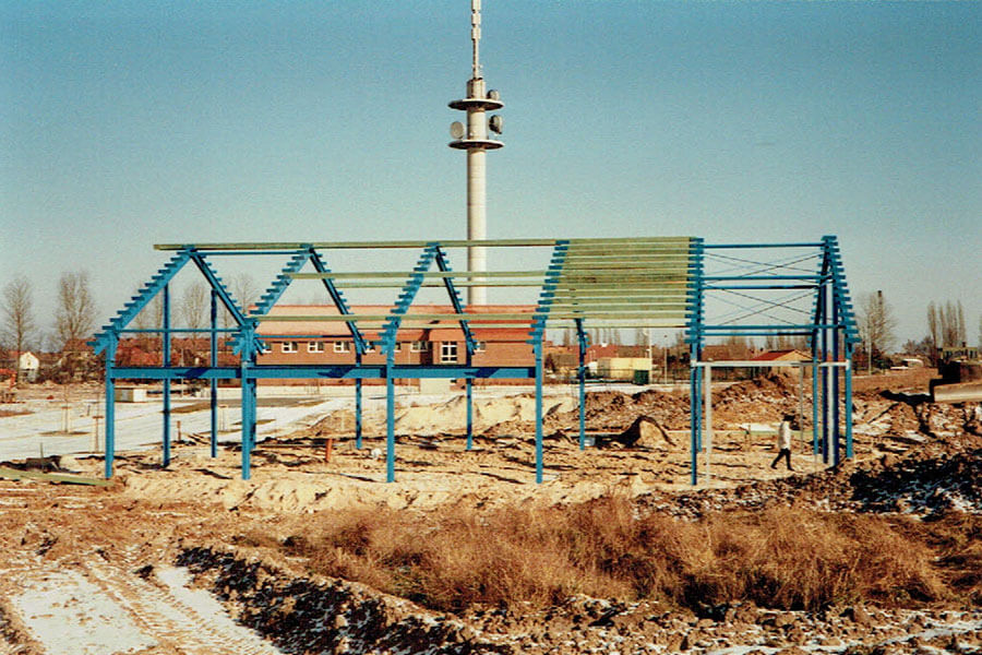 Firmengebäude im Bau um 1994